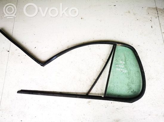 Volkswagen Polo III 6N 6N2 6NF Rear vent window glass