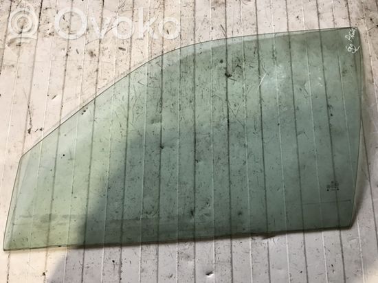 Volkswagen PASSAT B3 Front door window glass four-door