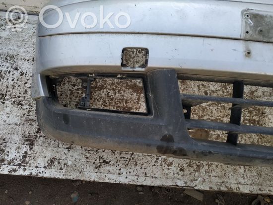 Volkswagen Touran I Front bumper lower grill