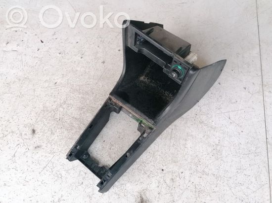 Volkswagen PASSAT B4 Glove box