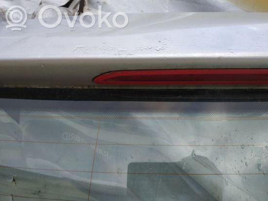 Volkswagen Golf V Third/center stoplight