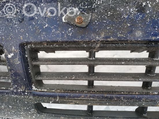 Volkswagen Golf IV Front bumper lower grill