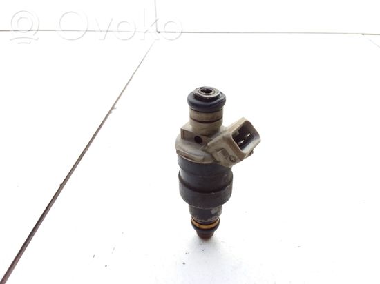 BMW 5 E28 Fuel injector 0280150126