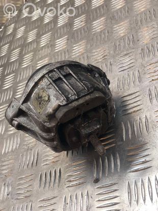 BMW 3 E90 E91 Engine mount bracket