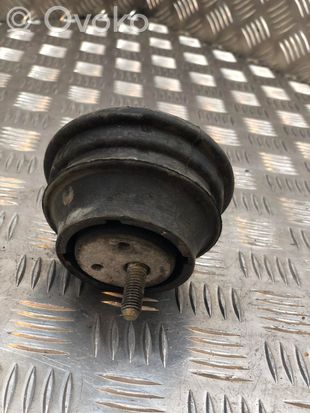 BMW 5 E39 Engine mount bracket