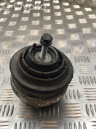 Mercedes-Benz E W211 Engine mount bracket