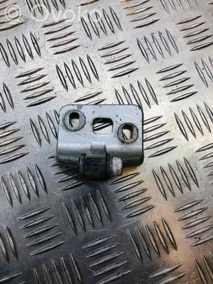 Mercedes-Benz E W211 Front door lower hinge