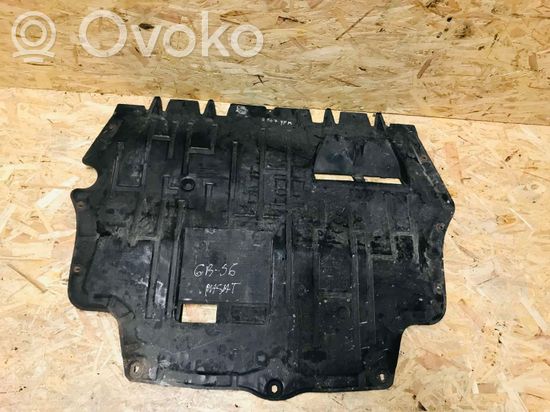 Volkswagen PASSAT B6 Engine splash shield/under tray 3C0825237