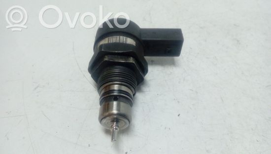 Audi A8 S8 D3 4E Fuel pressure regulator 0281002665