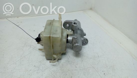 BMW 5 E60 E61 Master brake cylinder 32067179D