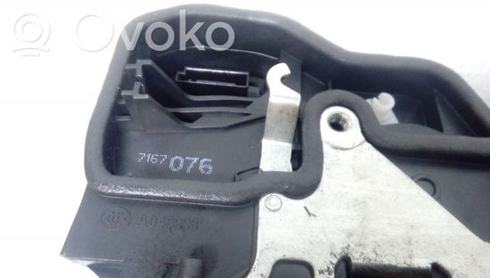 BMW X5 E70 Rear door lock 7167076