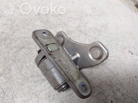 Mercedes-Benz E W212 Front door lower hinge