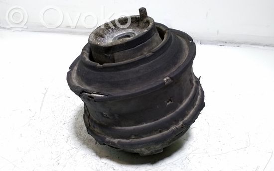 Mercedes-Benz E W210 Engine mount bracket 2102400217