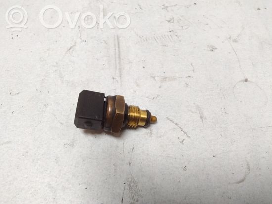 BMW 3 E46 Fuel temperature sensor 13537789304 13632610