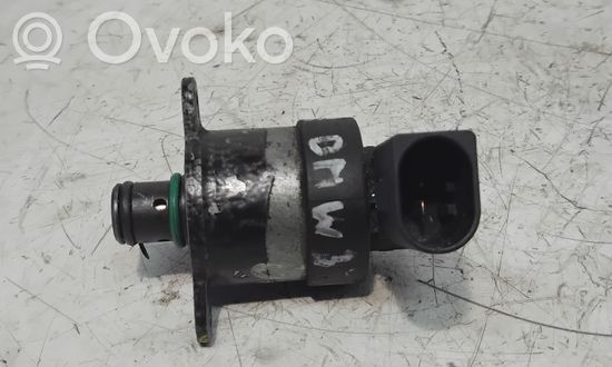 BMW 3 E46 Fuel pressure regulator