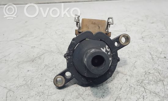 BMW 5 E39 High voltage ignition coil 1748017