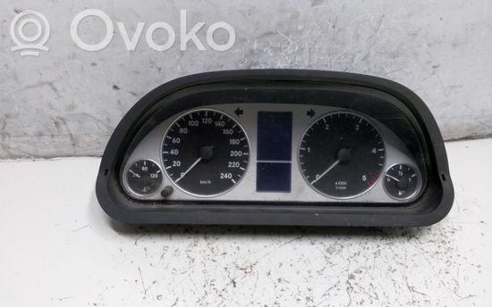 Mercedes-Benz B W245 Speedometer (instrument cluster) 1031098110 1031098101