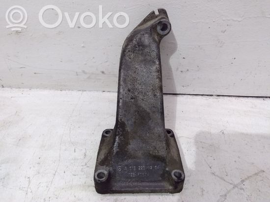 Mercedes-Benz S W220 Engine mounting bracket A6132230304 12557674