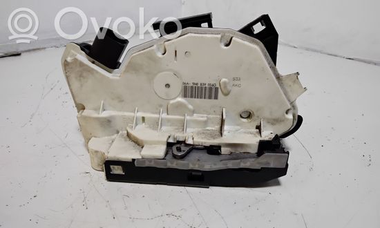 Volkswagen PASSAT CC Rear door lock 5N0839016D