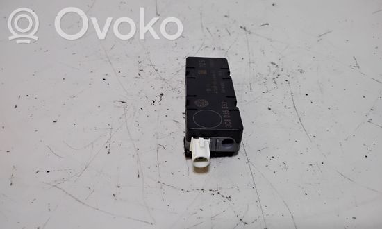 Volkswagen PASSAT CC Aerial antenna amplifier 3C8035552 920097101