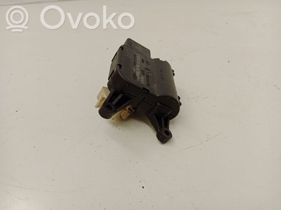 Volkswagen Touran I Air flap motor/actuator 1K0907511D 983381FD 0132801337