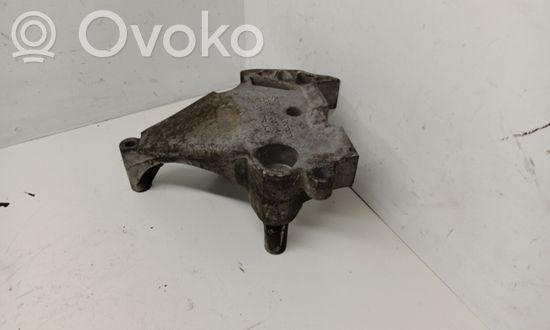 Volkswagen Touran I Engine mounting bracket 03G199207A