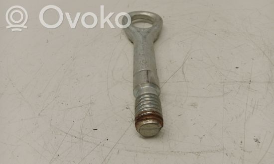 Mercedes-Benz ML W164 Towing hook eye