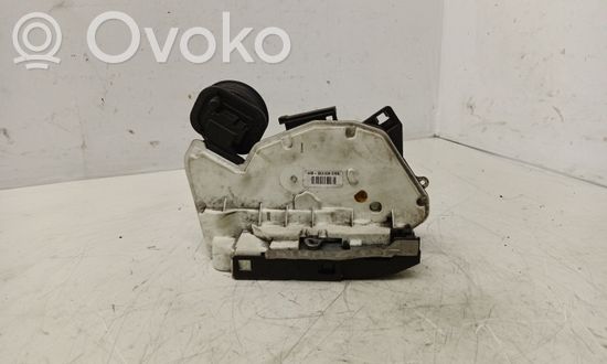Volkswagen Golf VI Rear door lock 5K4839016B