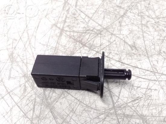 BMW 5 E60 E61 Fuel tank cap lock 8228939