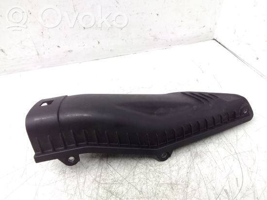 BMW 5 E60 E61 Air filter box cover 7789109