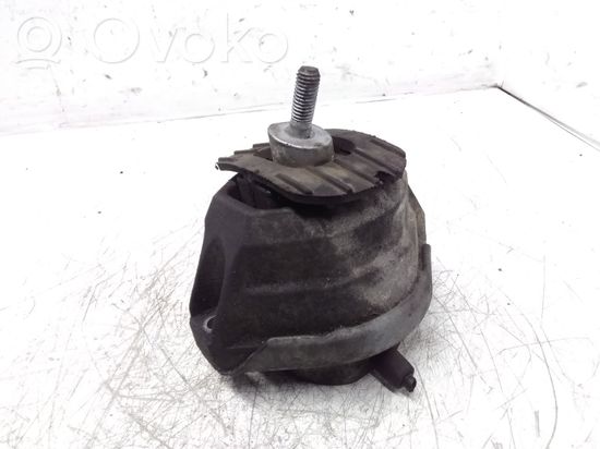 BMW 5 E60 E61 Engine mount bracket 6774620