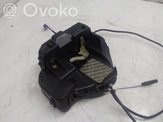 Mercedes-Benz E W211 Rear door lock 2117300605013