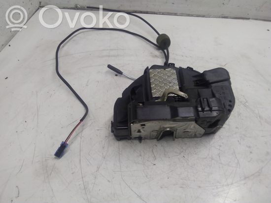 Mercedes-Benz E W211 Rear door lock 2117300605013