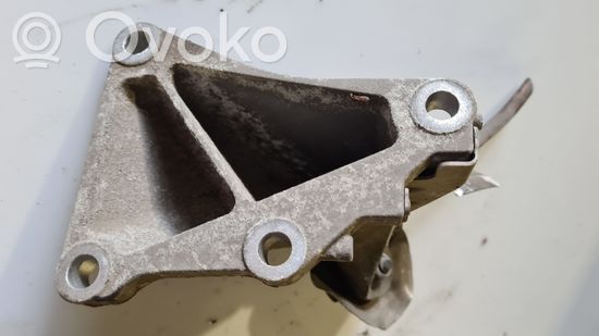 BMW 3 E46 Engine mounting bracket 6753296