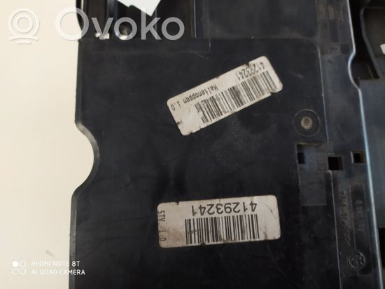 BMW 3 E46 Fuse module 8364542 8387153 8364540
