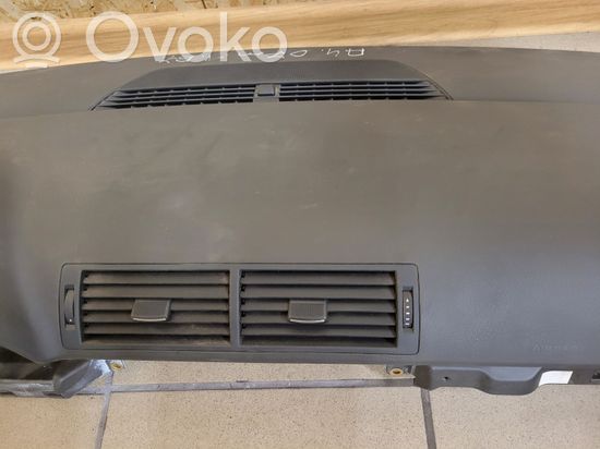 Audi A4 S4 B7 8E 8H Dashboard