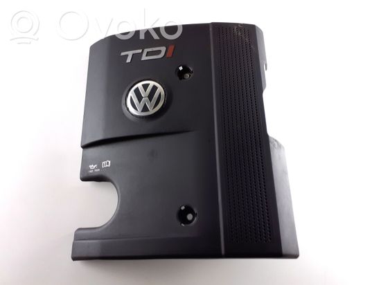 Volkswagen PASSAT B5 Engine cover (trim) 028103935N E509E332145U176