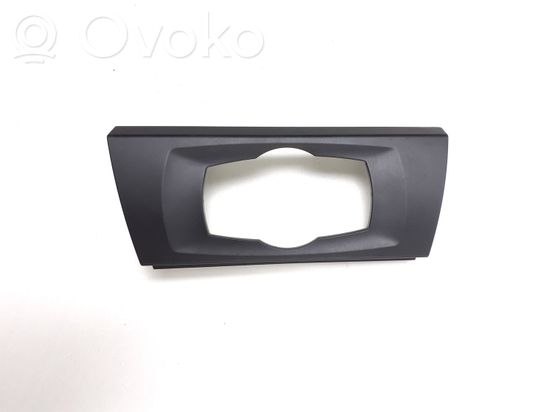 BMW 3 E90 E91 Panel trim 6938702 A3118A313161U176