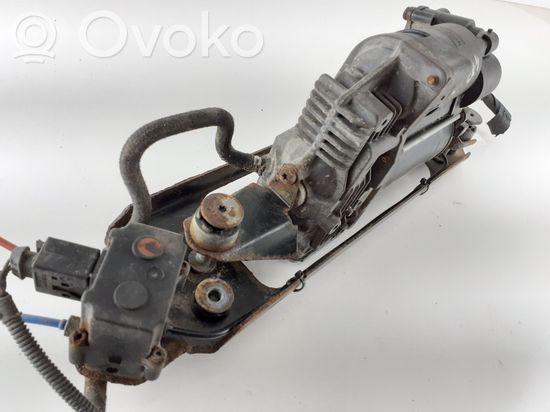 BMW 5 E60 E61 Air suspension compressor/pump 6789937