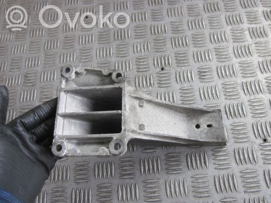 BMW 5 E39 Engine mounting bracket 1092973