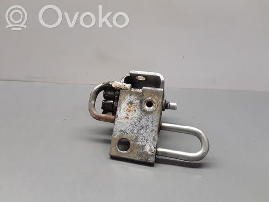 Audi A4 S4 B6 8E 8H Front door lower hinge 8E0831411B