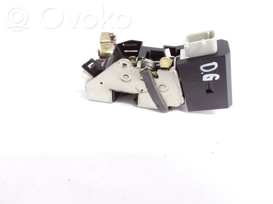BMW 5 E39 Rear door lock 8352165