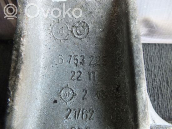 BMW 3 E46 Engine mounting bracket 6753225