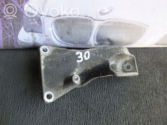 BMW 3 E46 Engine mounting bracket 6759487