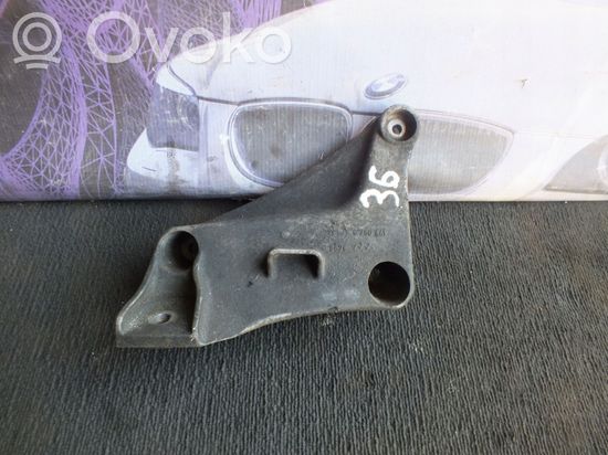 BMW 5 E39 Engine mounting bracket 6750441