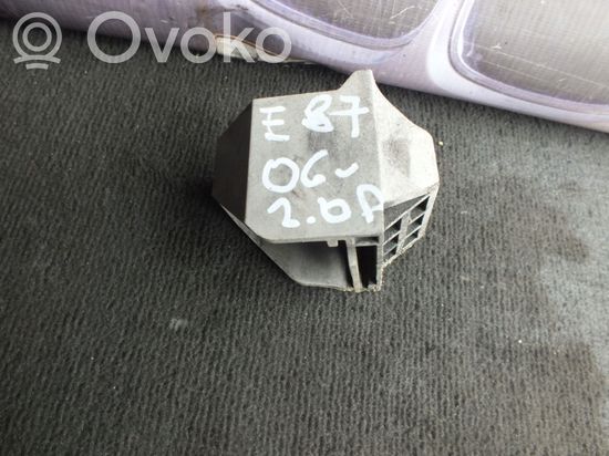 BMW 1 E81 E87 Radiator mount bracket 7526444