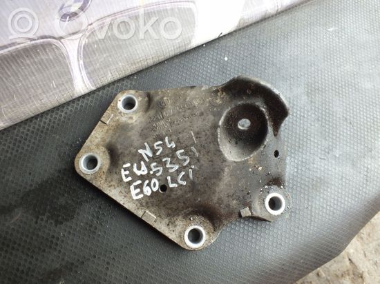 BMW 5 E60 E61 Engine mounting bracket 6776669