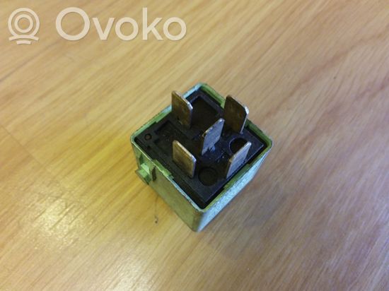 BMW 5 E39 Other relay 61368373700
