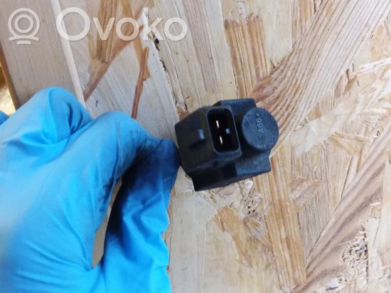 BMW 5 E39 Vacuum valve 72234100