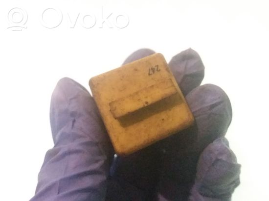BMW 3 E36 Other relay 1389105
